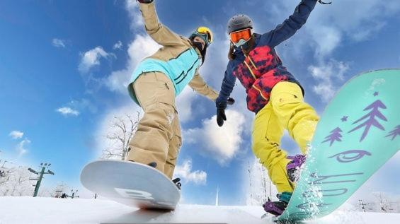 Seven Springs Stoneridge 4 Bedroom Standard Condo, Ski-in Out! Champion